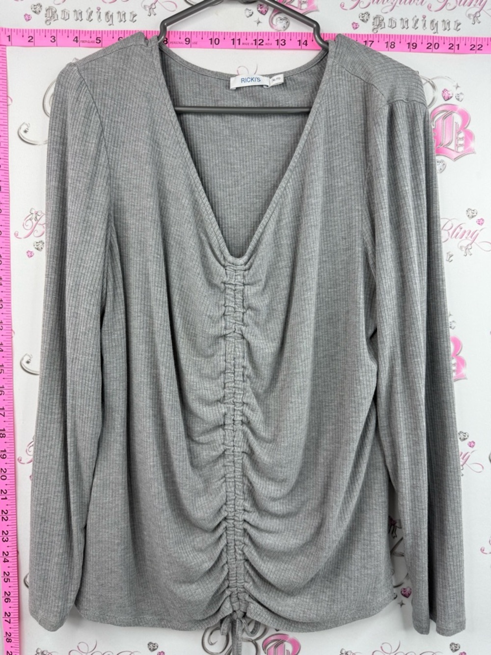Ricki's long sleeve cinch front detail Gray Ribbed Ruched Long Sleeve Top